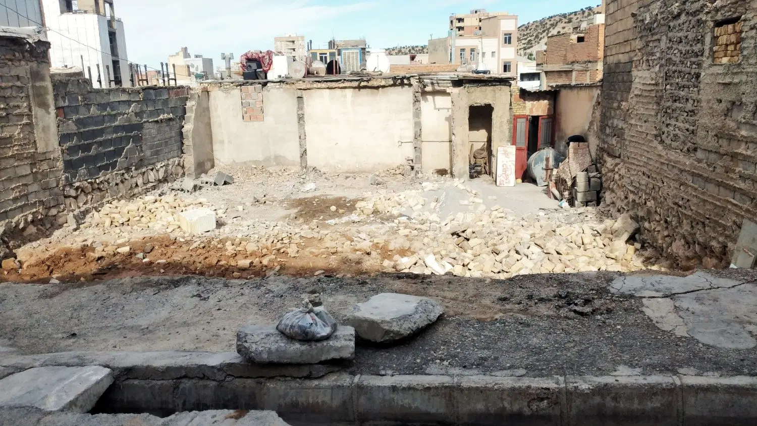 زمین مسکونی سند ثبتی .