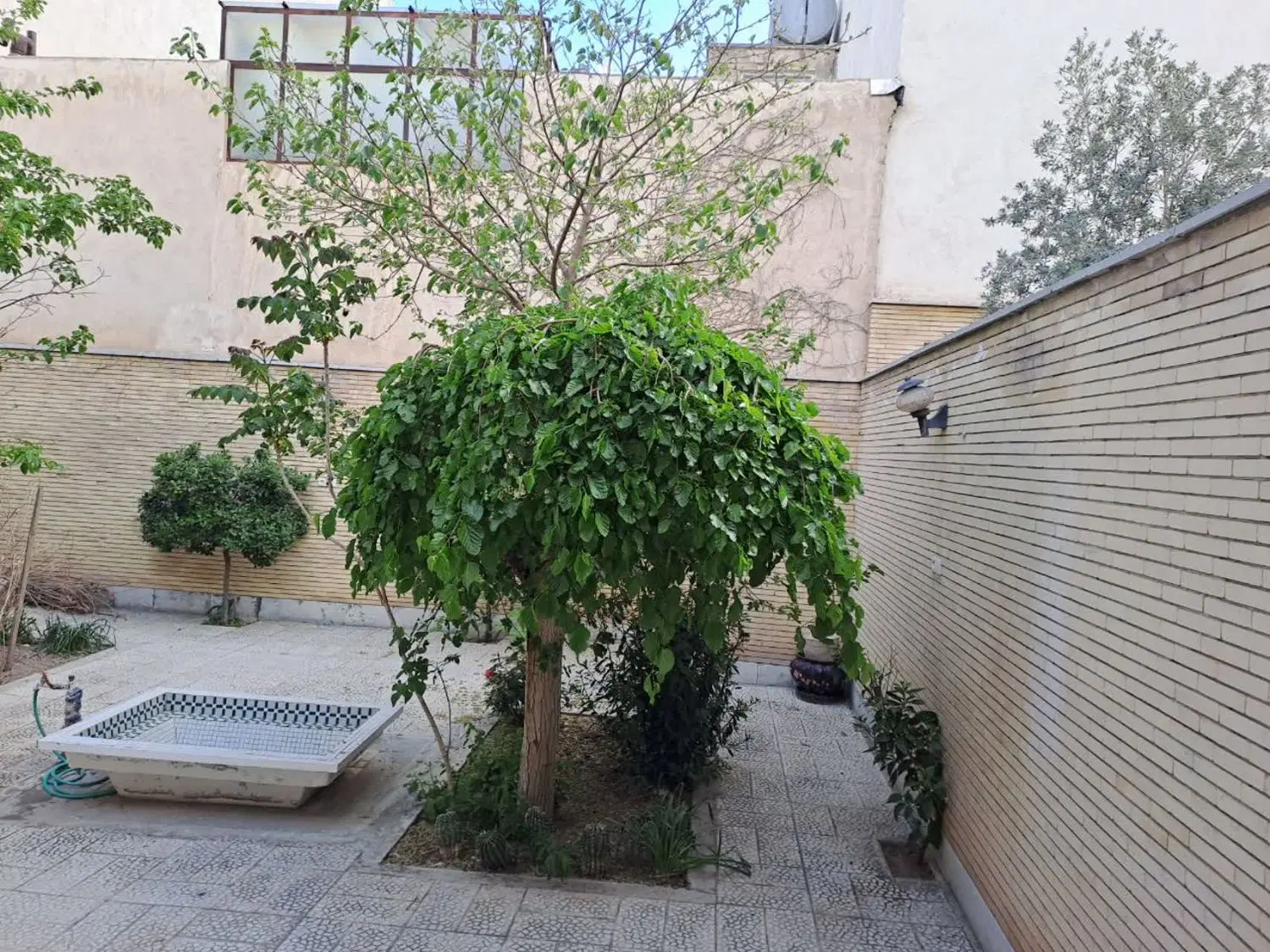 رهن و اجاره ویلایی دربست ۲۵۰ متری جنوبی ۳ خواب