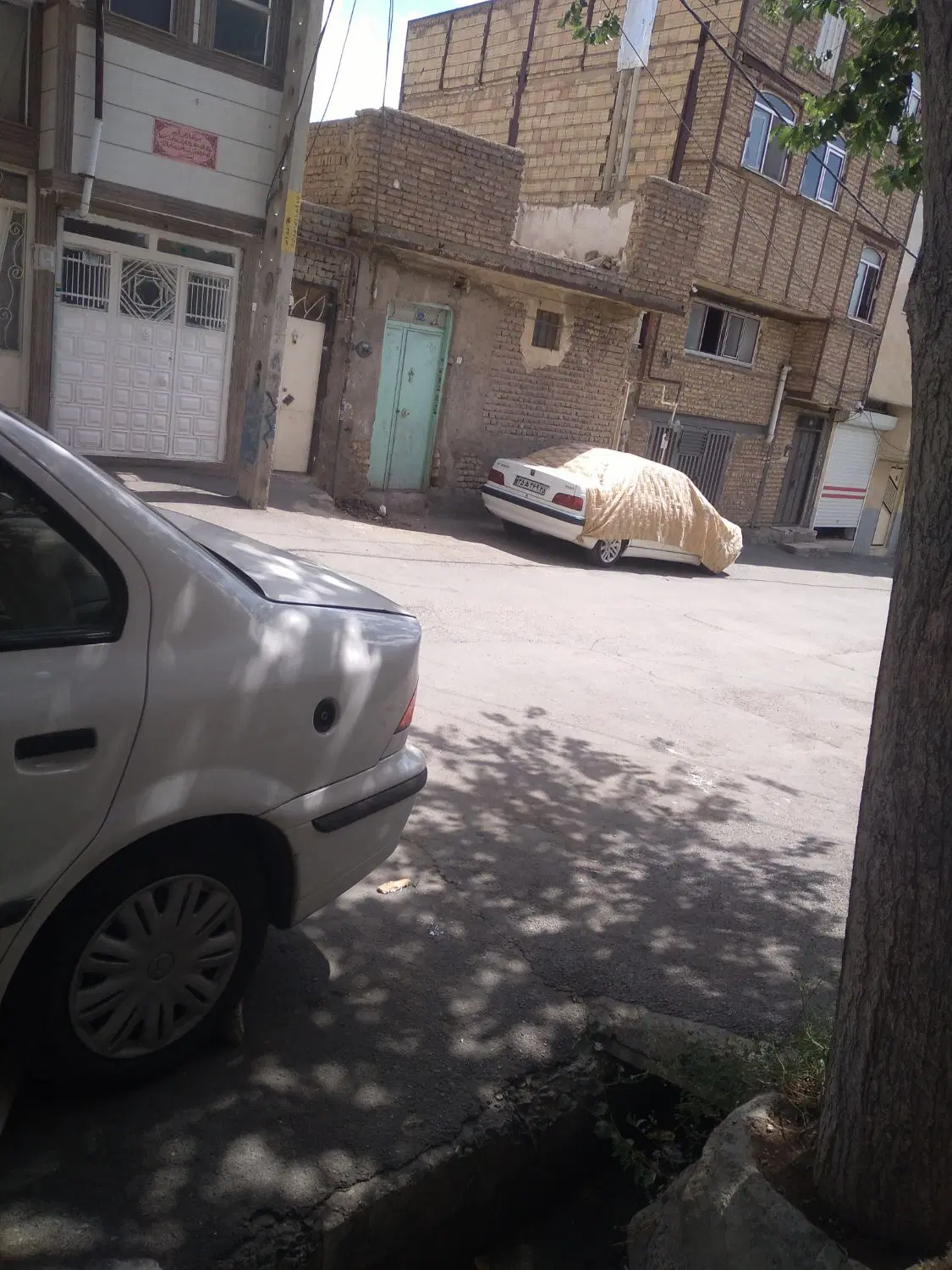 خونه در   انقلاب جنب بانک سپه کوچه حضرت ابوالفضل