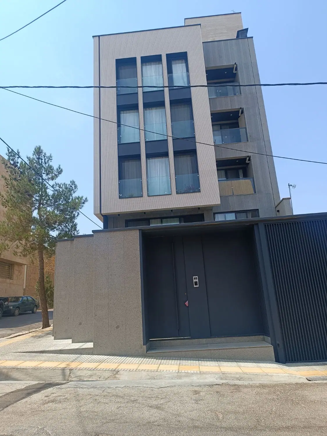 فروش واحد مسکونی و اسکلت، گویم