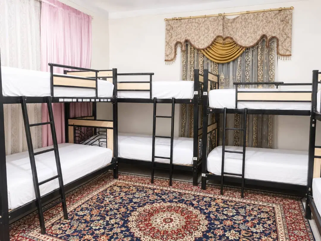 خوابگاه دخترانه درولیعصر جنب مترو روزانه تمیز امن
