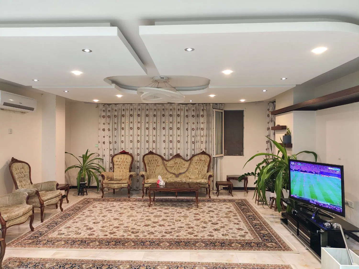 آپارتمان سه خواب دو مستر ۱۸۵ متر زرگری