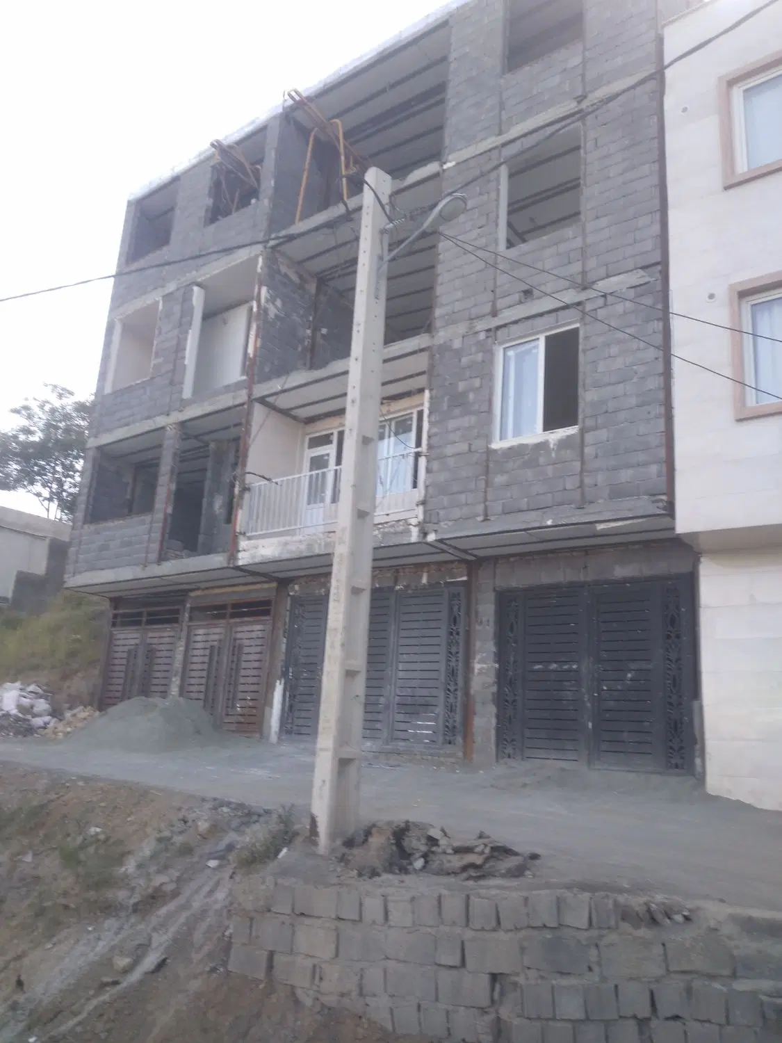 خانه ۳ طبقه کانی کوزله