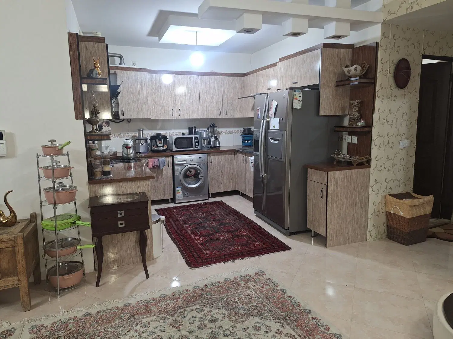 آپارتمان دو خواب الهیه ۳۷ شخصی ساز  غرق در نور