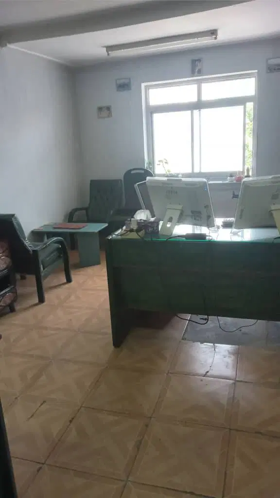 یک واحد به همراه یک باب مغازه