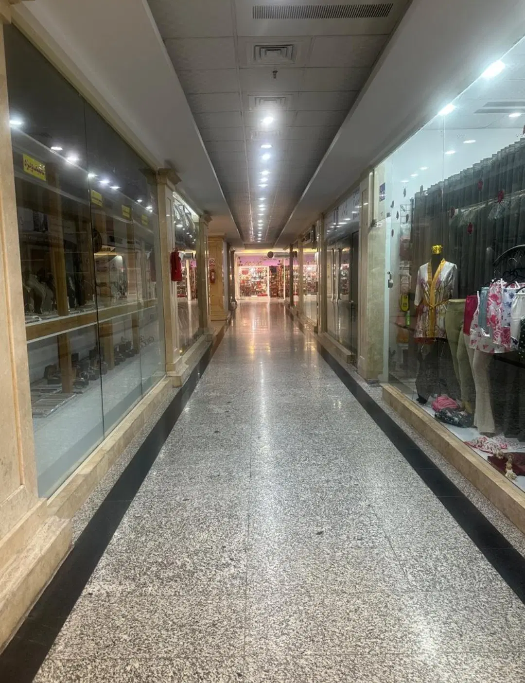 اجاره و فروش مغازه مجتمع طوبی چیتگر _ قابل تبدیل