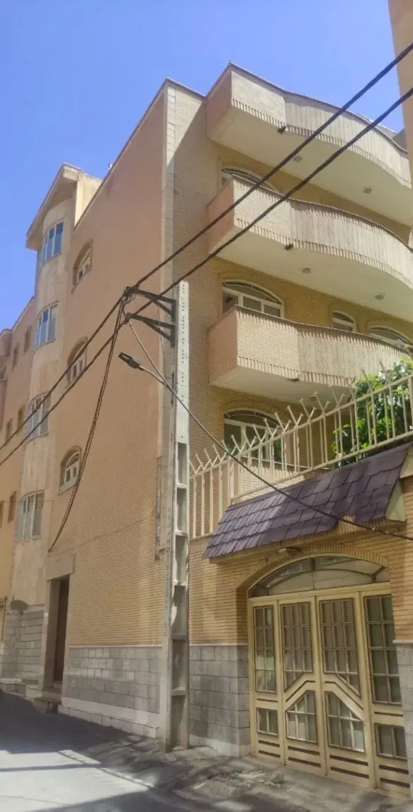 فروش آپارتمان ۳ طبقه لوکس ۲۰۰ متر