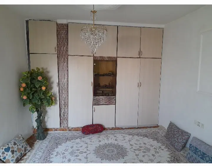 حیاط کوچک در سیلاب ملازینال