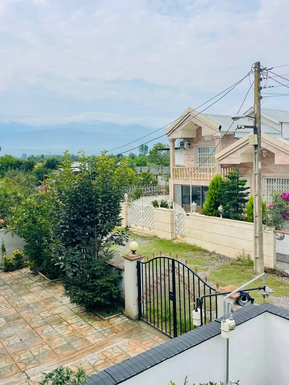 ویلا باغ نیم پیلوت مشجر و سرسبز ویوجنگلی سنددار