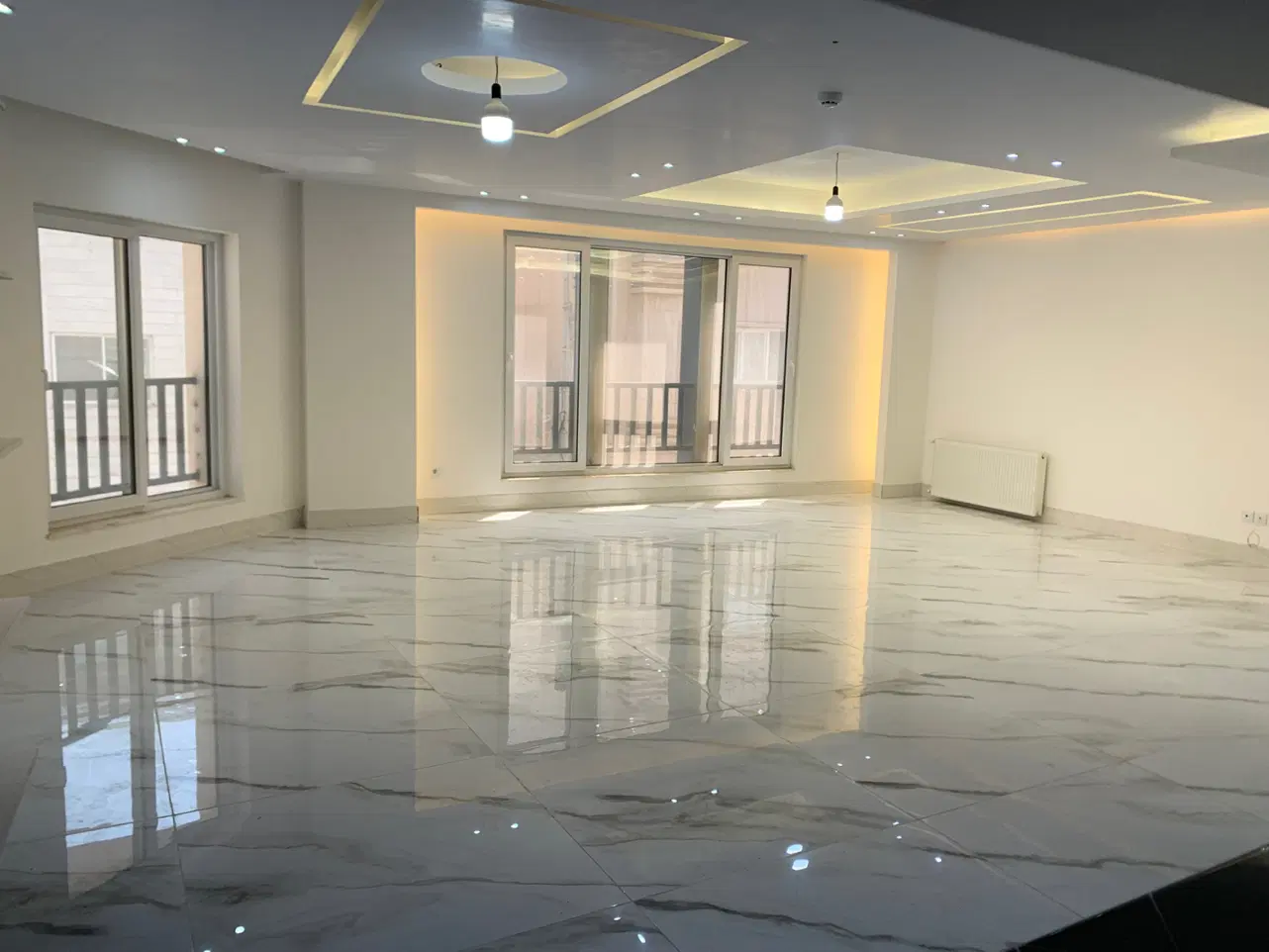 آپارتمان تک واحدی، ۳خواب، نوساز تجهیز