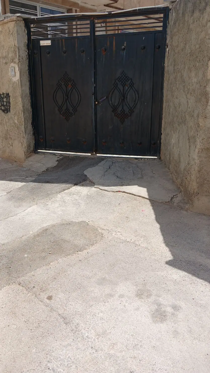 فروش ویلایی بلوار ارزاقی احمد اباد گلسرخ
