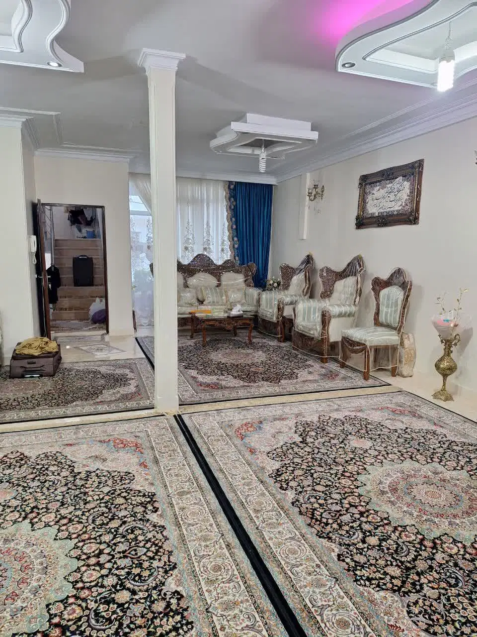 ویلایی ۲ طبقه و نیم