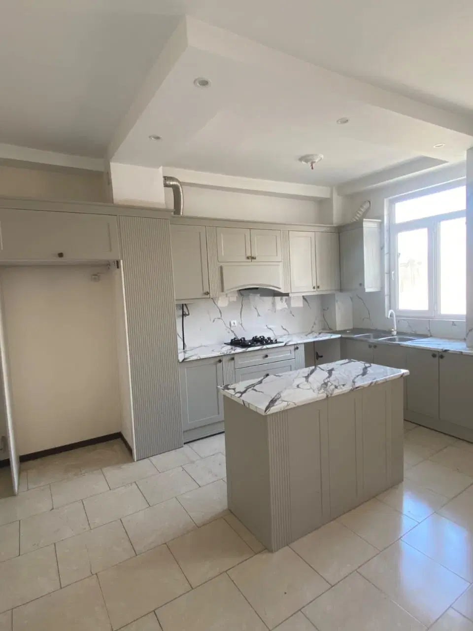۴۲متری _پارکینگ دار _تاپ لوکیشن_بهنود