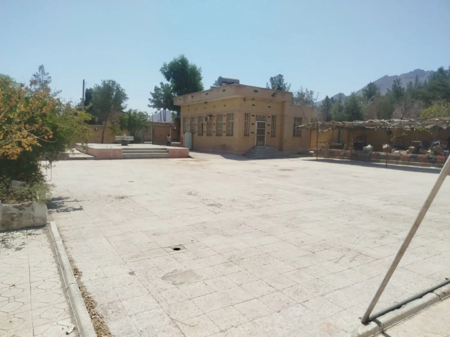 باغ ویلا ۱۲۰۰ متری مرق خلیج فارس۳۸ نزدیک سیتی سنتر