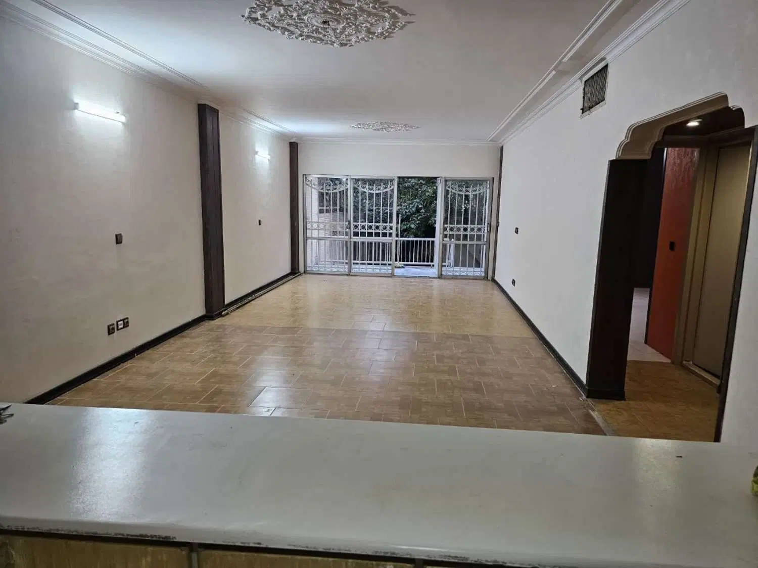 اجاره آپارتمان حیاط دار مستقل بر گلحانه