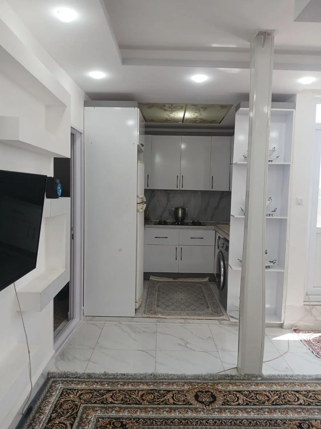 یک باب ساختمان دو طبقه درجارچلو