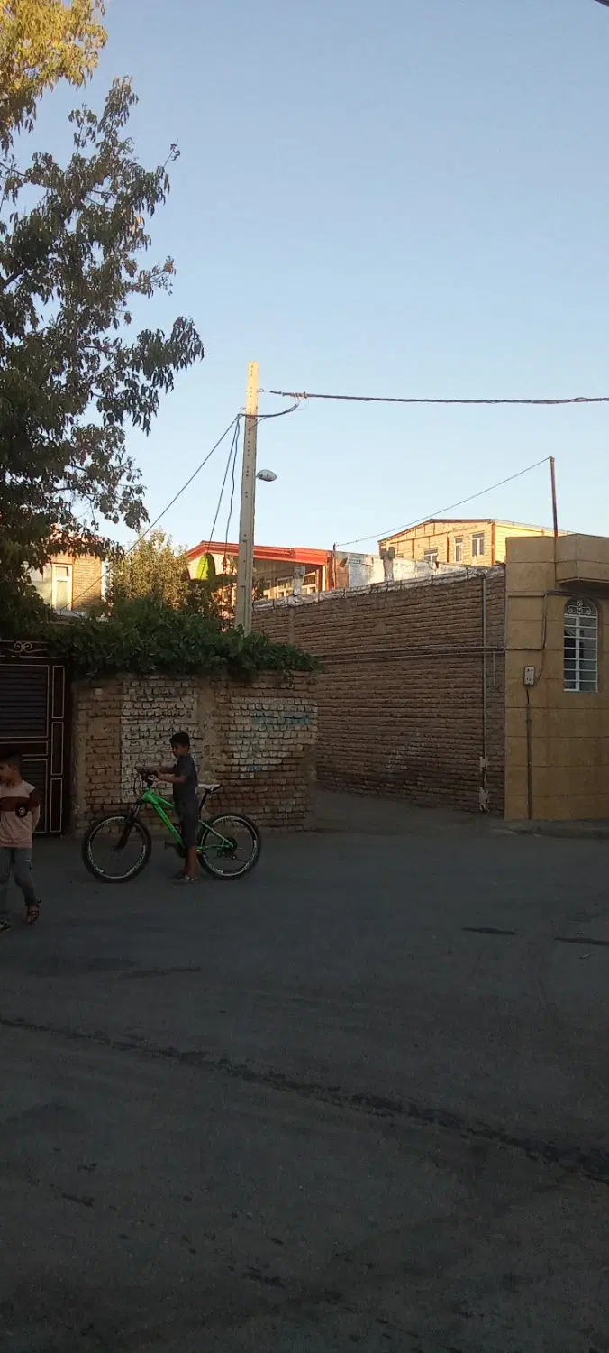 خانه دوطبقه حیاط دار شهرک دانشگاه