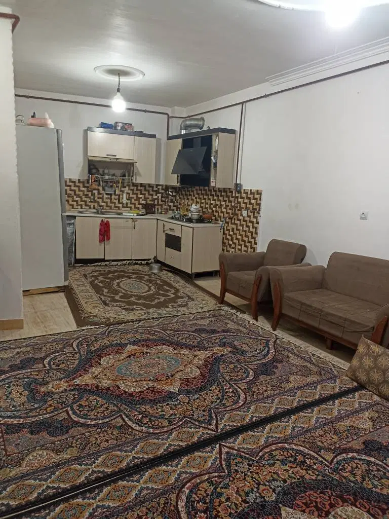 طبقه همکف ۷۰ متری
