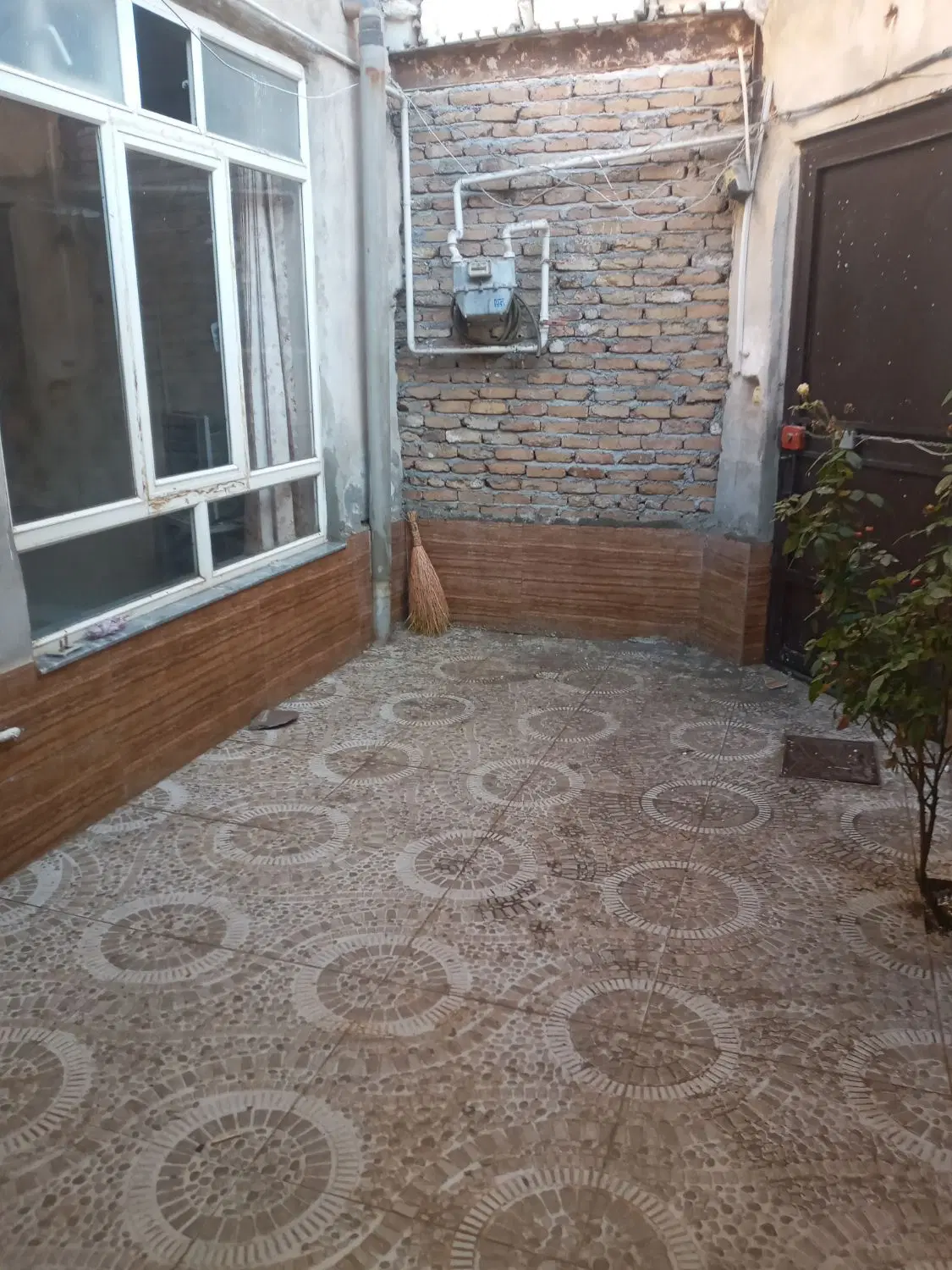 حیاط عباسی بهشتی
