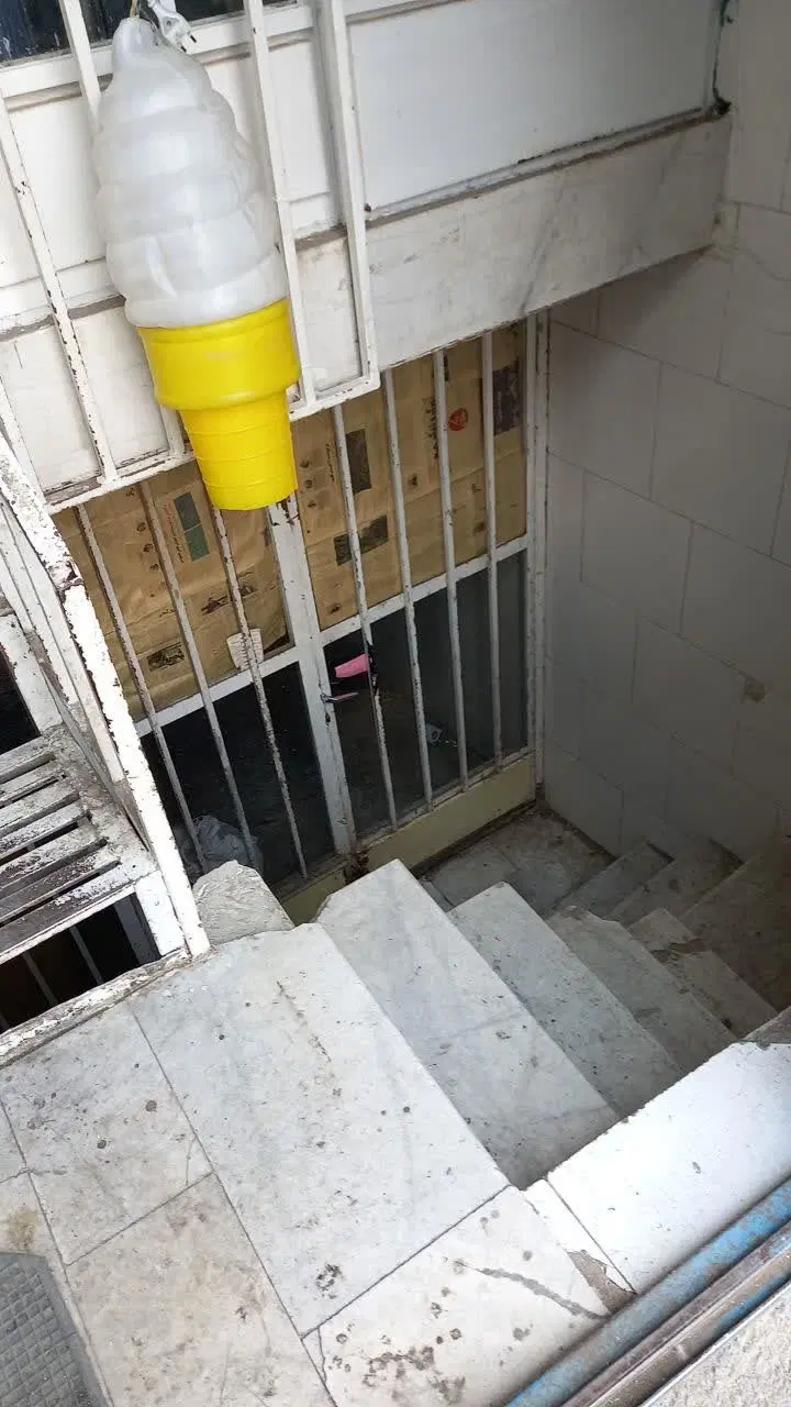 مغازه  دو طبقه