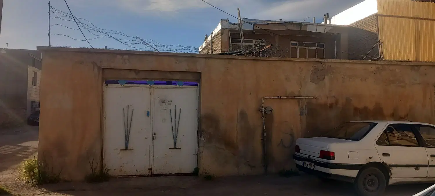 ملک کلنگی جهت مشارکت در ساخت