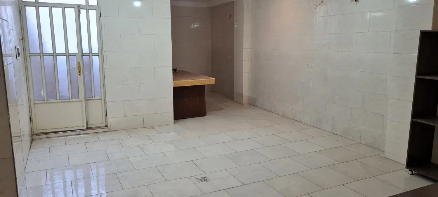 زیر زمین ۱۰۰ متری تجاری بلوار دشتی