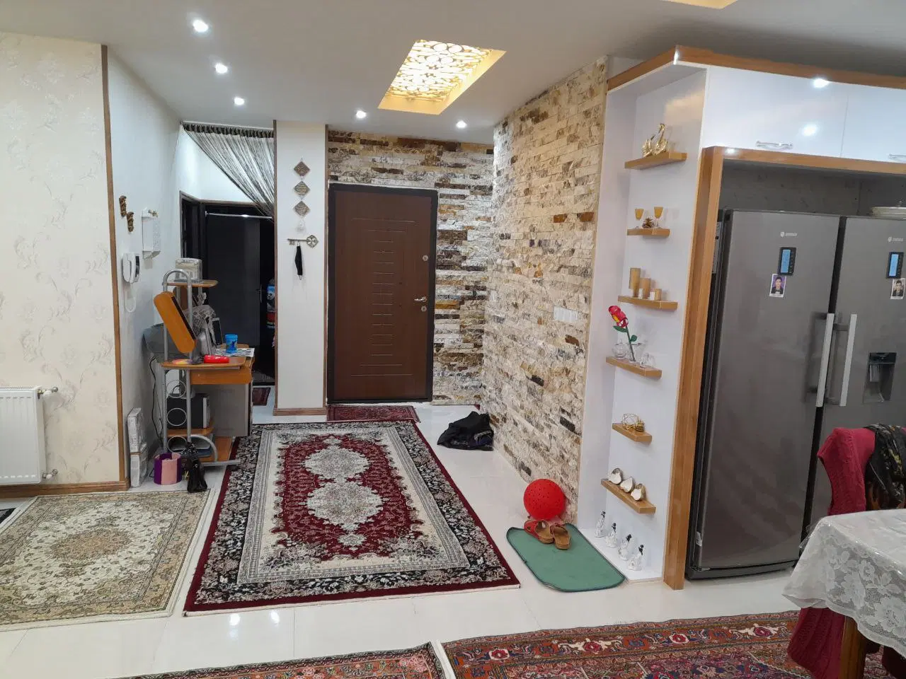 آپارتمان سه از چهار طبقه فول
