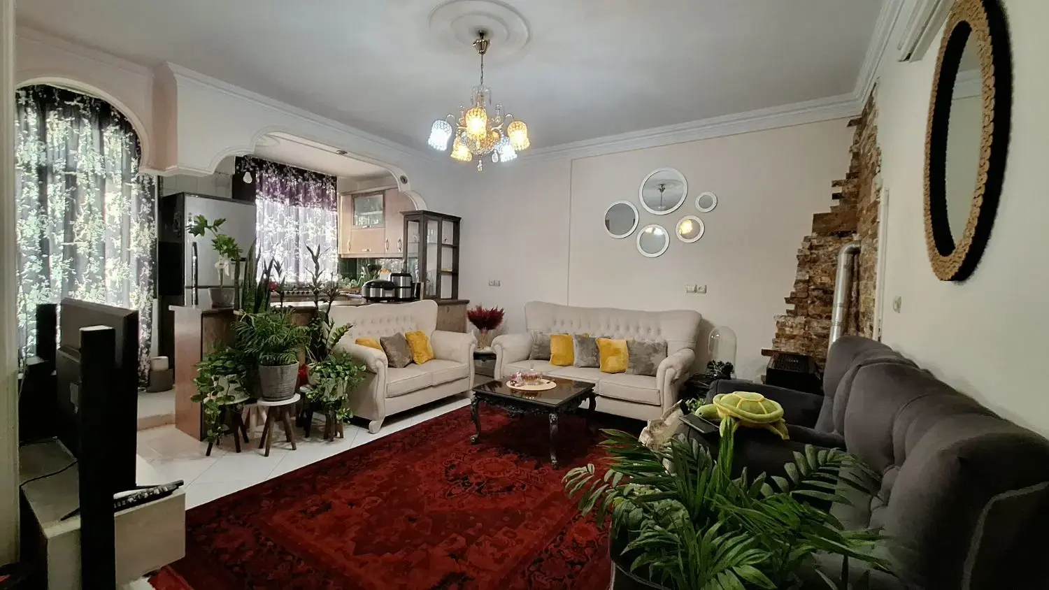 خیابان صالحی کوچه خردادشرقی پلاک۳۱واحد۳