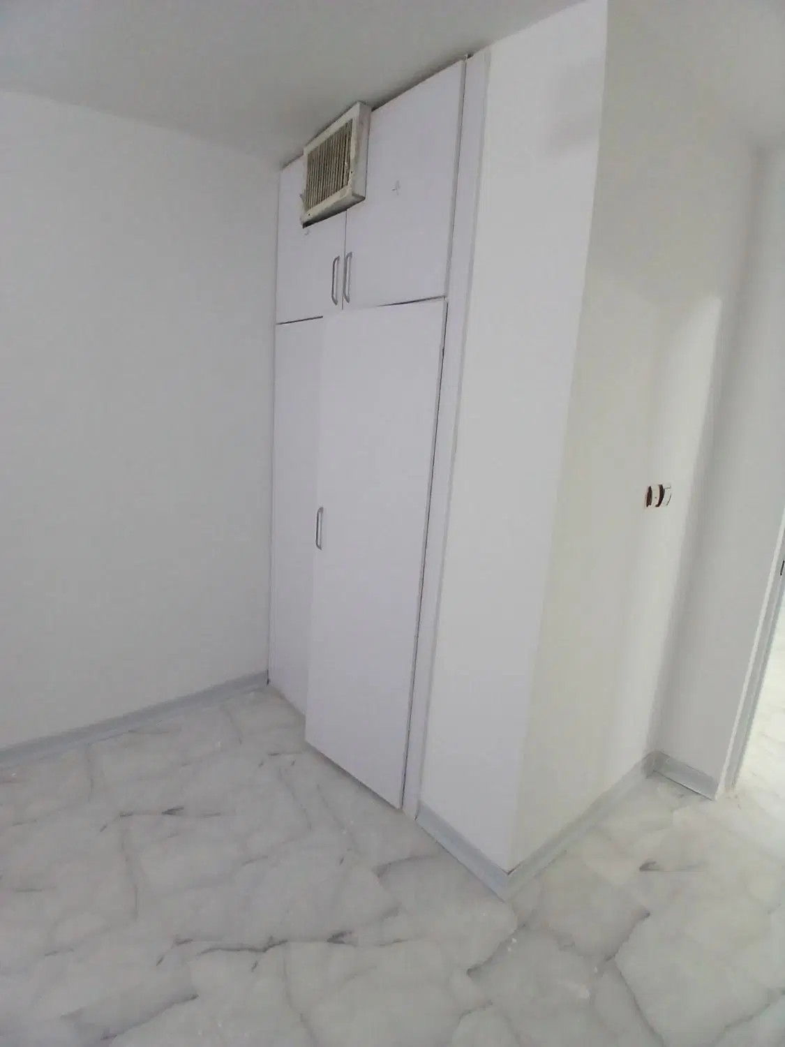آپارتمان ۷۵ متری حاشیه ۲۰ متری