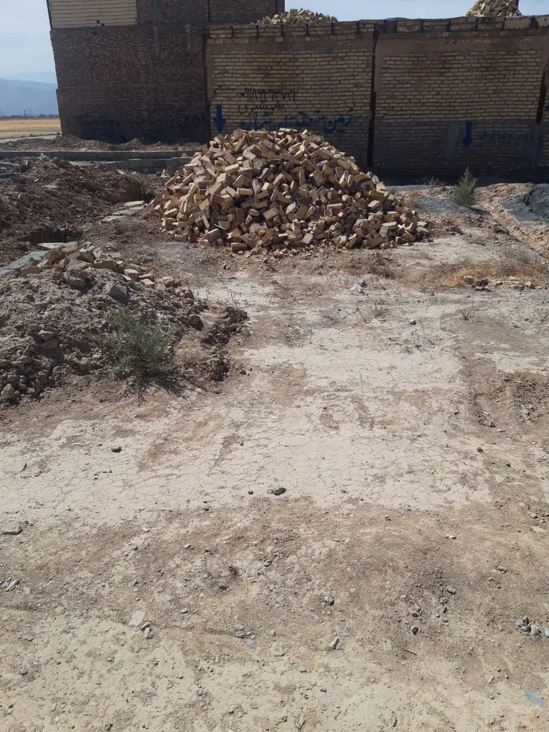 زمین گاوخانه