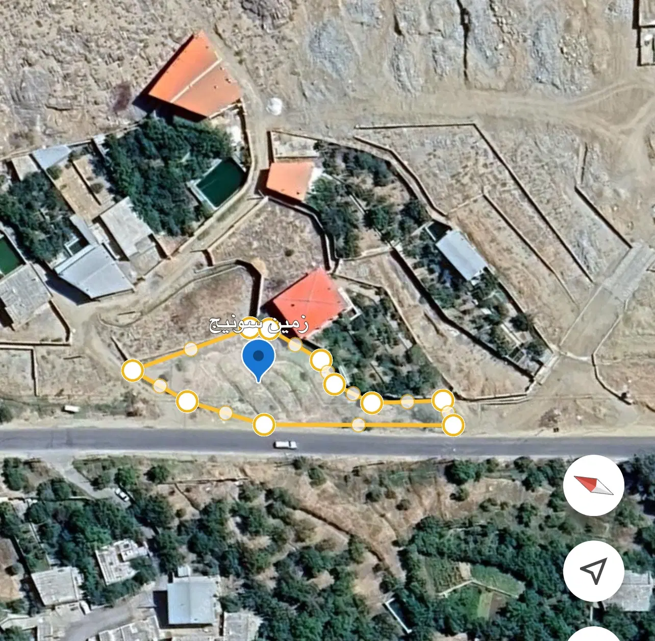 زمین سانیج بر جاده اصلی ۳ بر