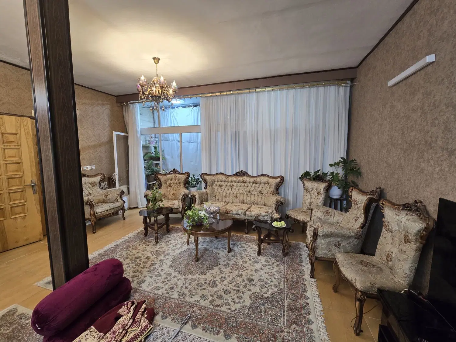 ویلایی  طبقه ی زیر زمین دوخوابه