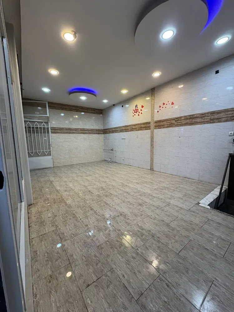مغازه دو طبقه بر خیابان اصلی بابالابروامکانات کامل