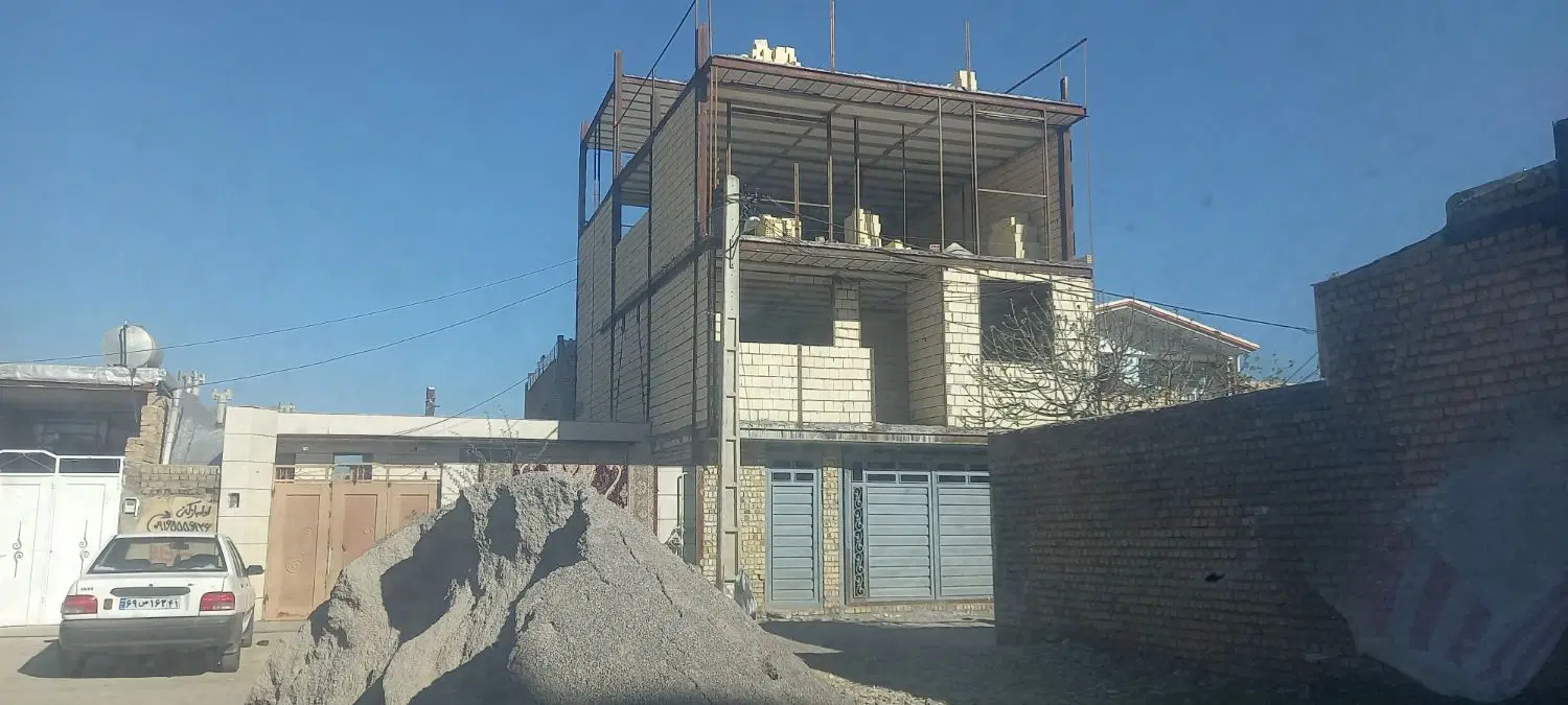 زمین قلعه سنگی
