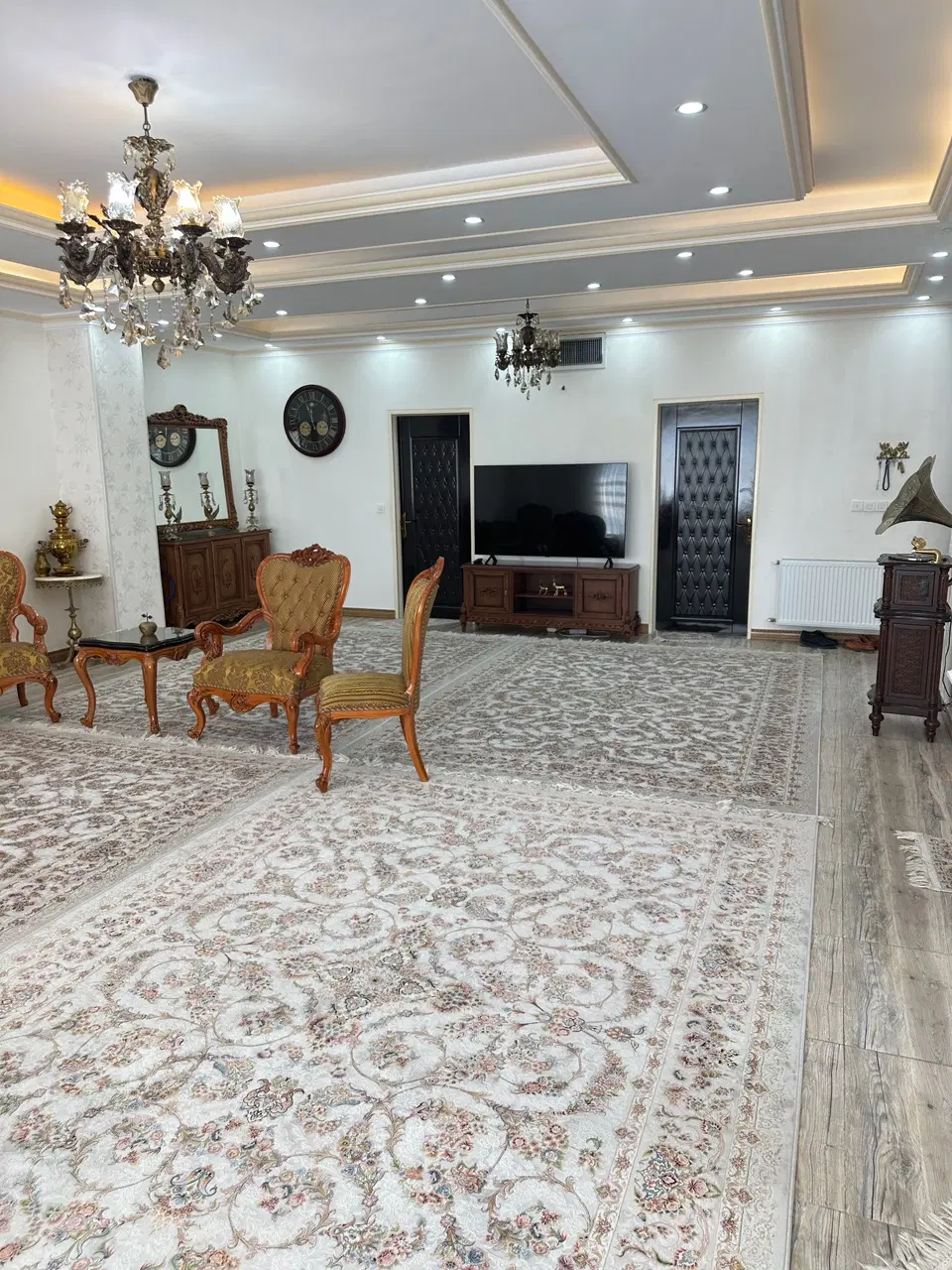 آپارتمان مسکونی ۱۳۰ متری تک واحدی