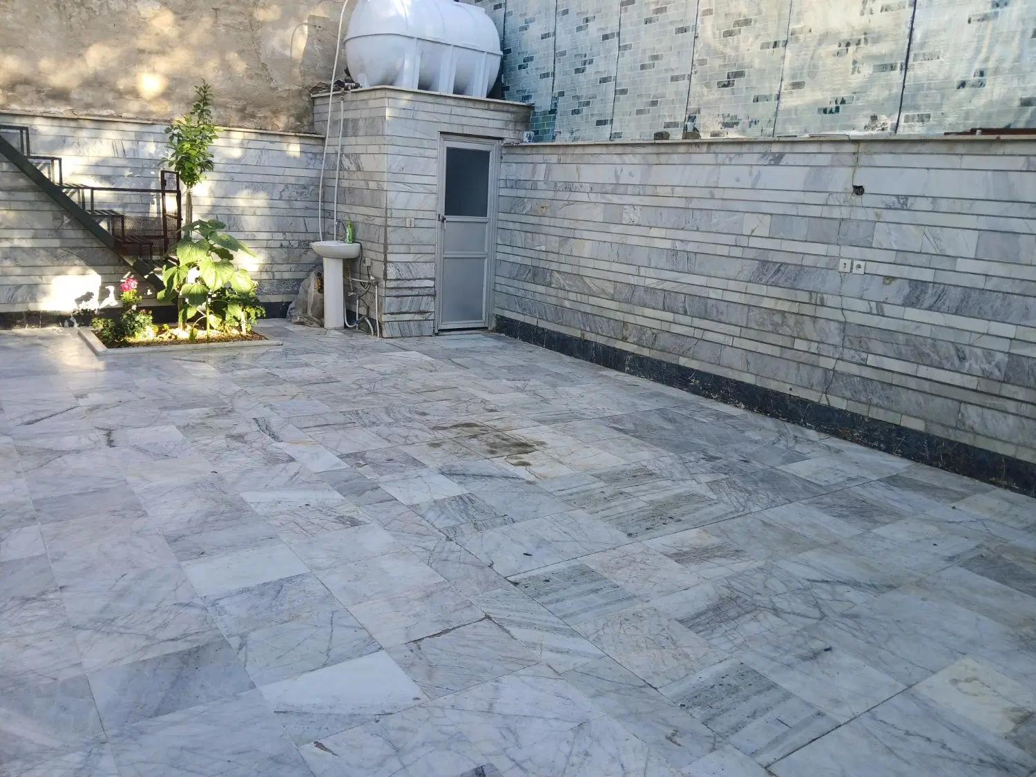 منزل ویلایی ۲ خواب بر رو ۲۰ متری امام حسین
