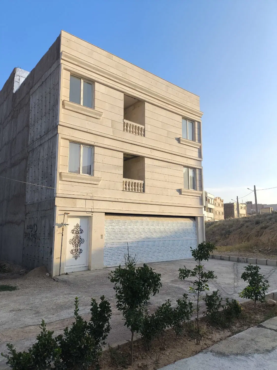 فروش ویلایی  ۳ خواب صدرا