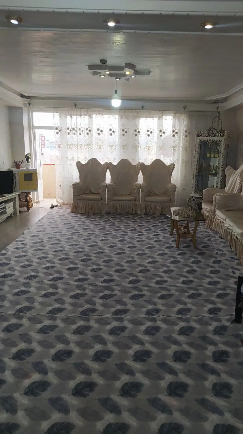 آپارتمان طبقه پنجم