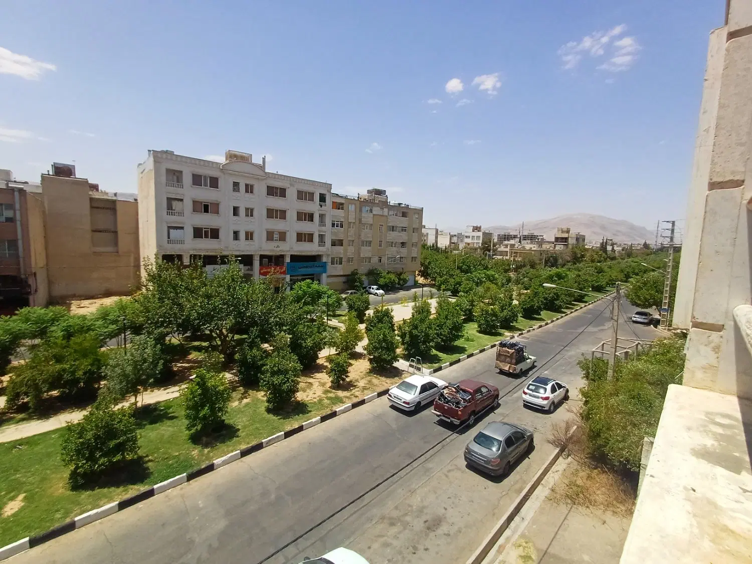 اپارتمان ۱۱۷ متر۲خواب تخلیه تمام جنوبی سالن ۴۰ متر