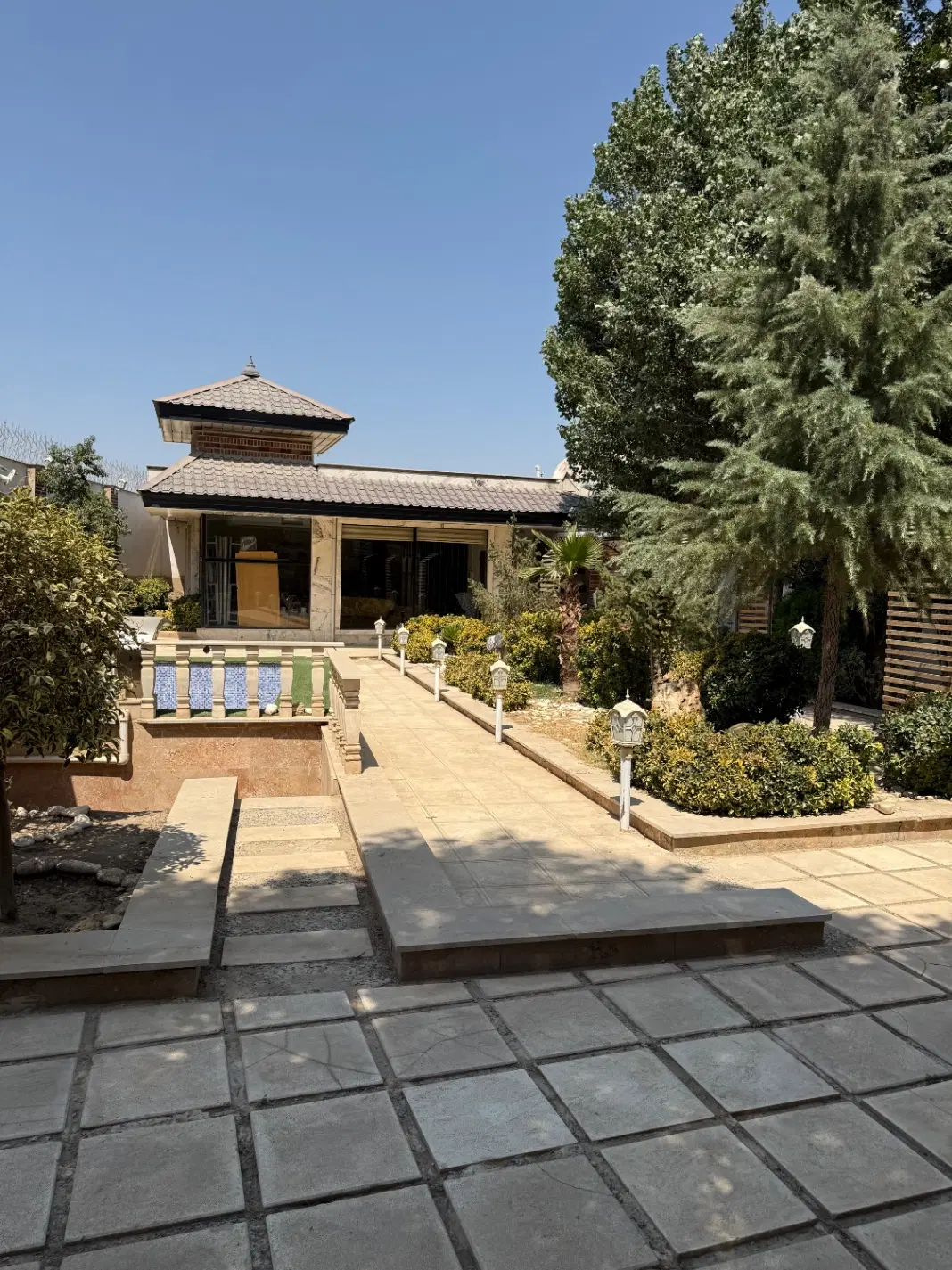 ویلا سهیلیه دارای آب،برق،گاز