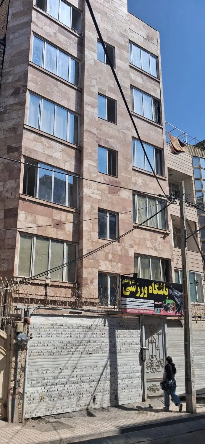 یک واحد آپارتمان ۹۰ متری