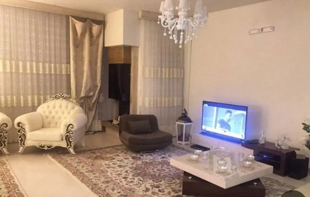 آپارتمان باحیاط اختصاصی مشخص سه خوابه