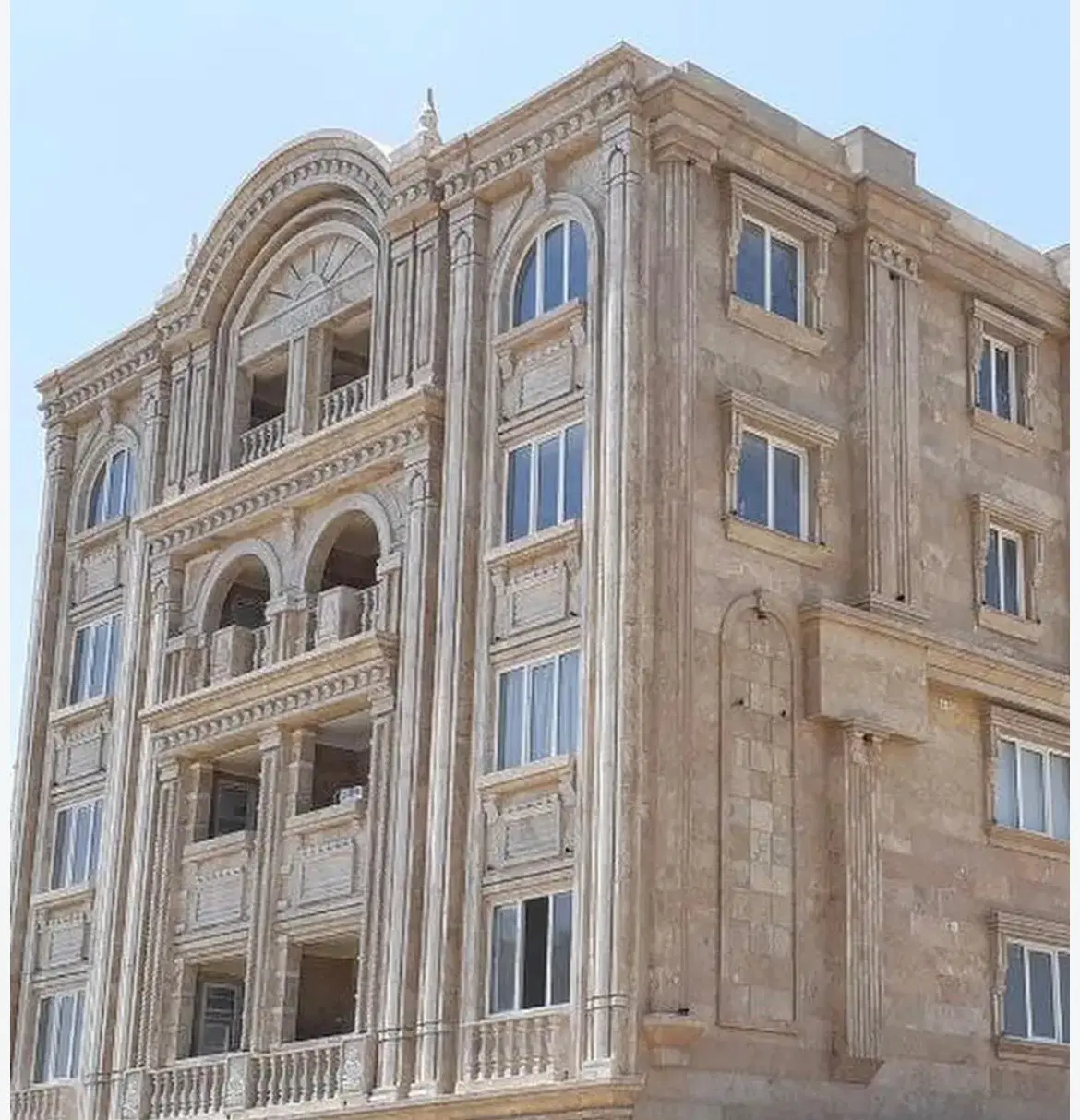 فروش واحد تکمیلِ لاکچری۳خوابه درب حیاط