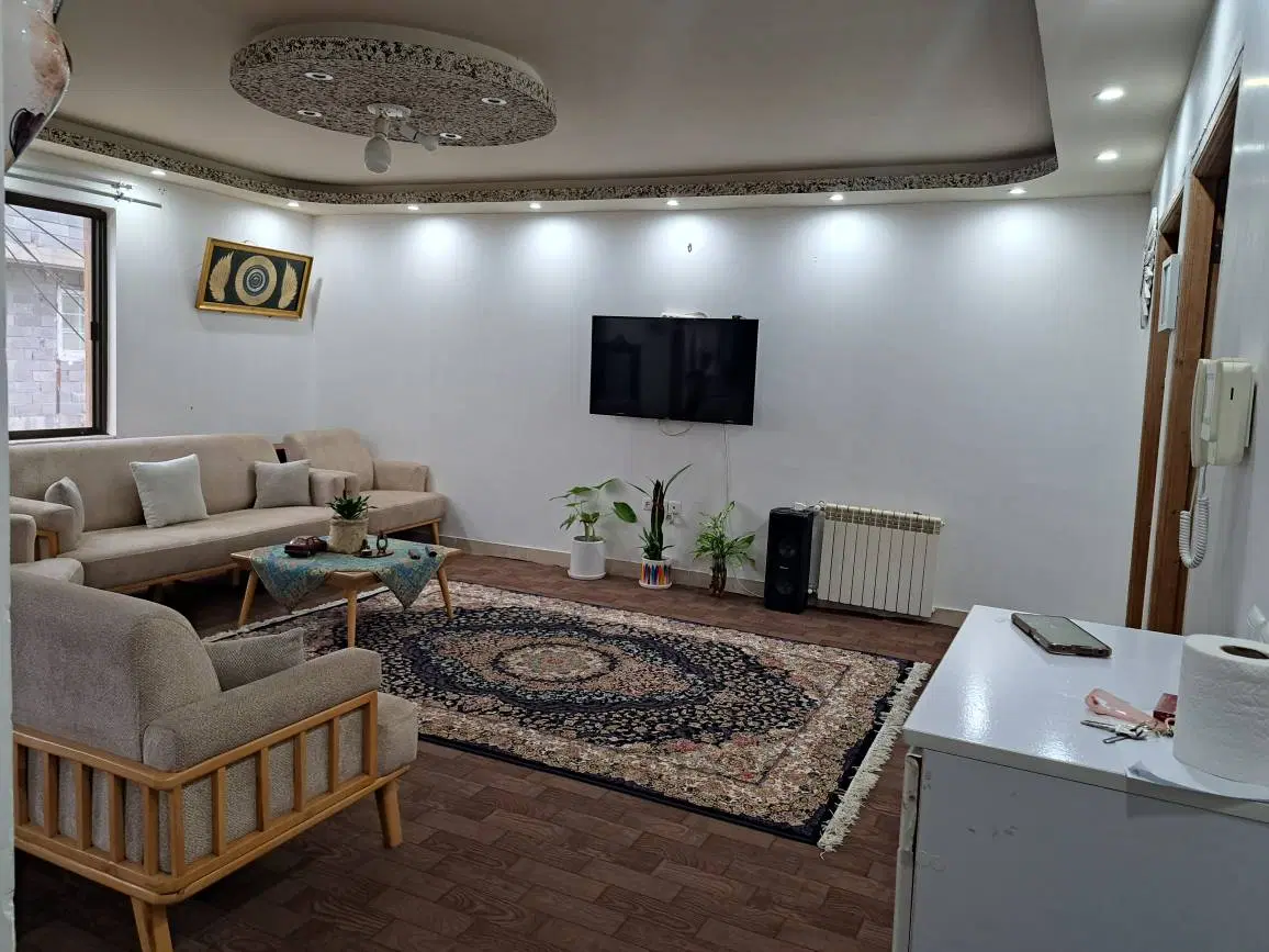 ۸۰ متری سند تک برگ به انضمام پارکینگ و انباری