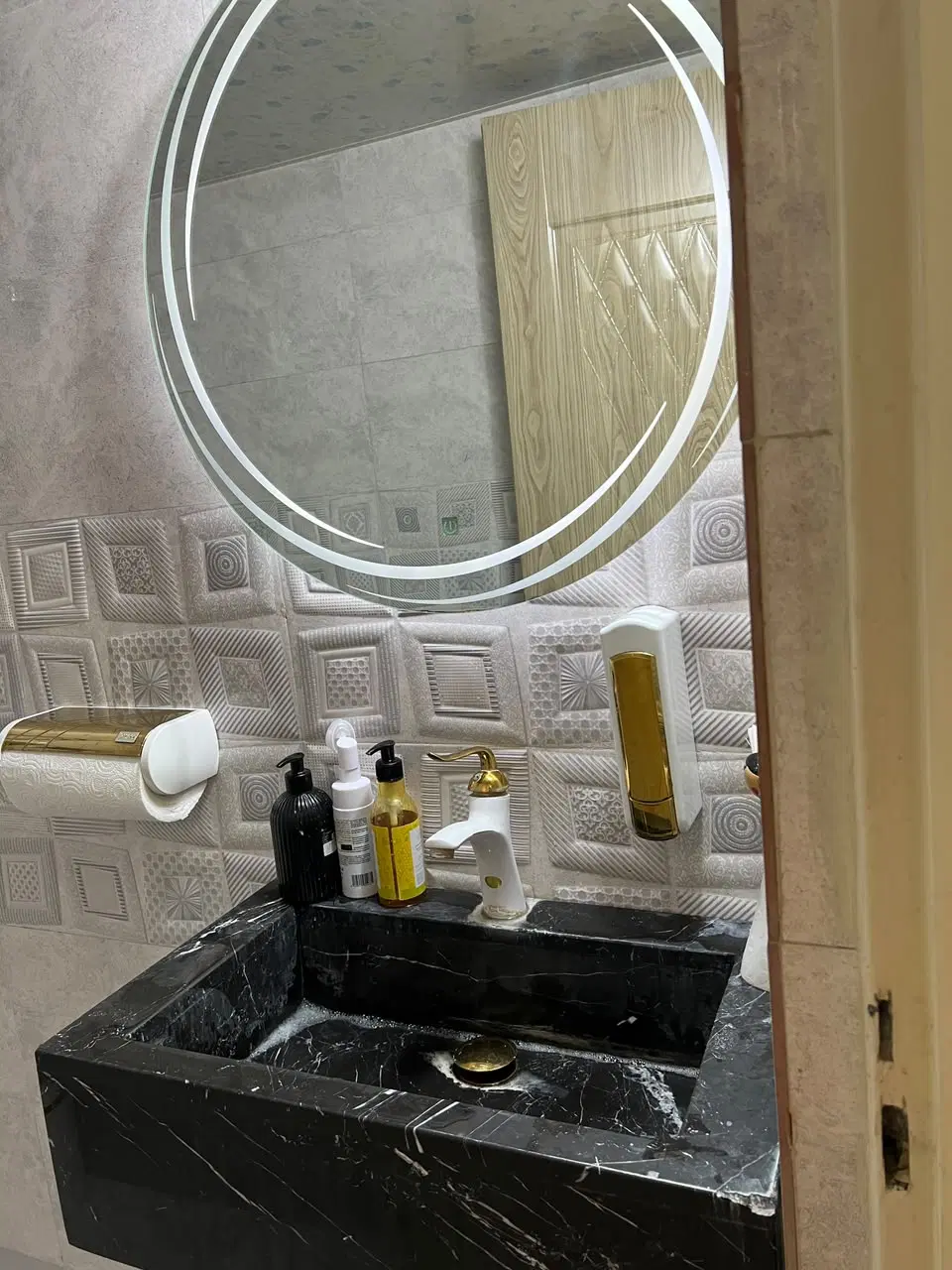 اجاره ۱۱۵متر آپارتمان  به همراه ۵۰ متر تراس