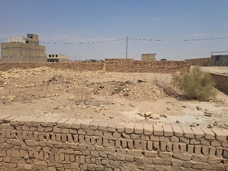 یک قطعه زمین مسکونی تجاری متراژ ۱۸۰ متر سند تک برگ