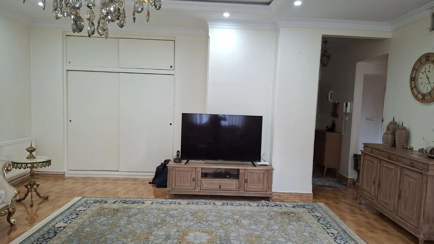 آپارتمان تک واحدی