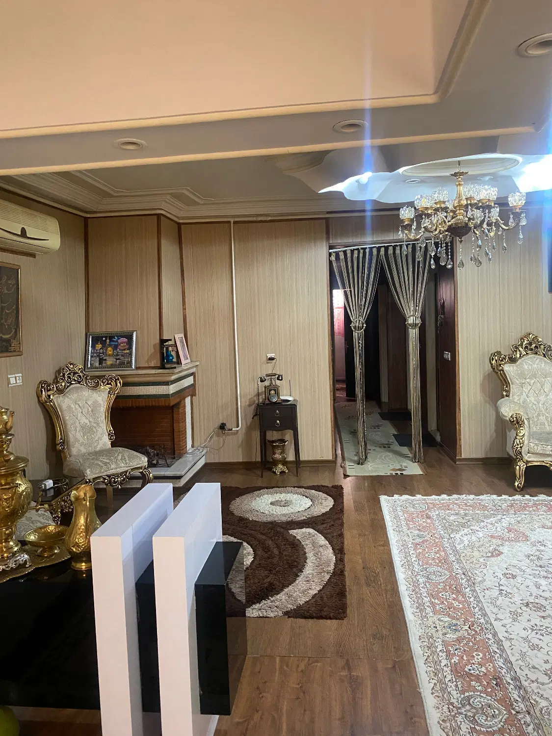 واحد اپارتمان میرزاکوچک خان