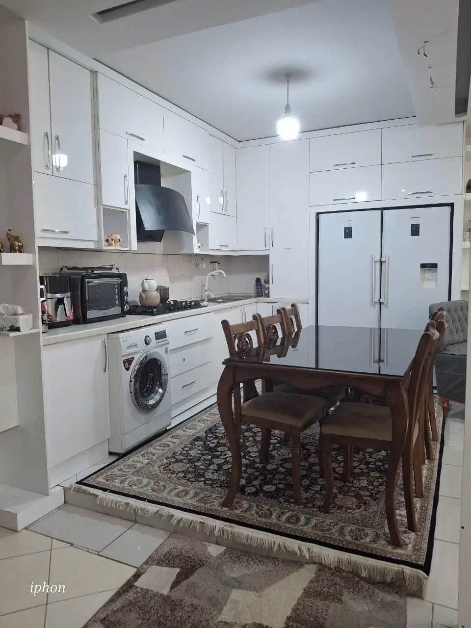 رهن چهار راه مخابرات.۸۵متر دو خوابه با پارکینگ