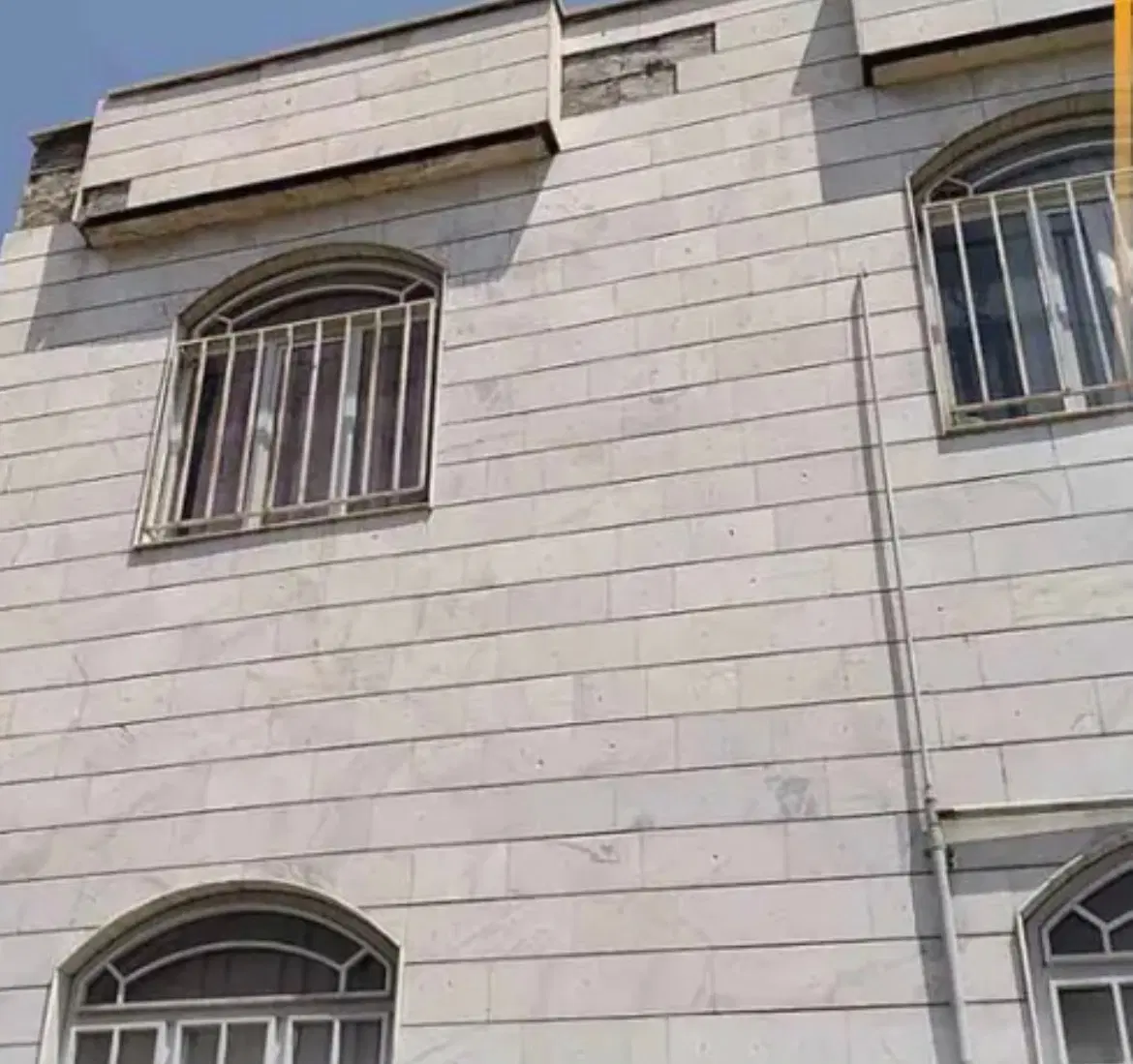 کلنگی ۱۳۰ متری قابل سکونت قیطریه